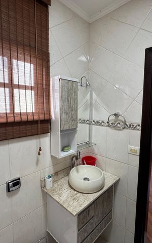 Casa de condomínio para alugar com 300m², 4 quartos e 2 vagas Casa de condomínio para alugar com 300m², 4 quartos e 2 vagasBanheiro suite 2