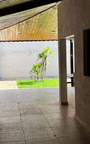 Casa de condomínio para alugar com 300m², 4 quartos e 2 vagas Casa de condomínio para alugar com 300m², 4 quartos e 2 vagasQuintal