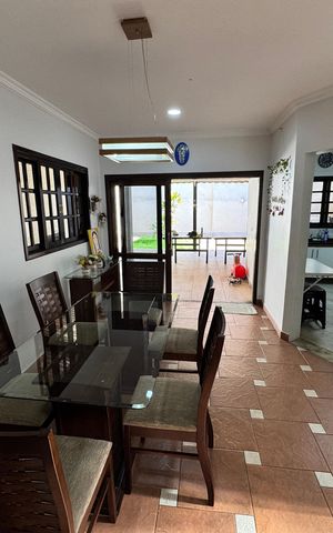 Casa de condomínio para alugar com 300m², 4 quartos e 2 vagas Casa de condomínio para alugar com 300m², 4 quartos e 2 vagasSala de Jantar