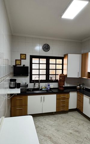 Casa de condomínio para alugar com 300m², 4 quartos e 2 vagas Casa de condomínio para alugar com 300m², 4 quartos e 2 vagasCozinha