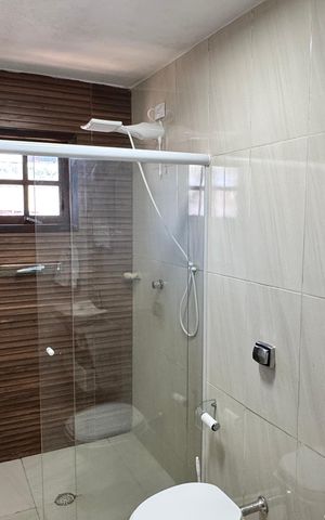 Casa de condomínio para alugar com 300m², 4 quartos e 2 vagas Casa de condomínio para alugar com 300m², 4 quartos e 2 vagasBanheiro suite 3