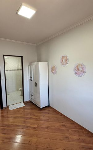Casa de condomínio para alugar com 300m², 4 quartos e 2 vagas Casa de condomínio para alugar com 300m², 4 quartos e 2 vagasSuíte 2