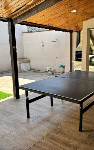 Casa de condomínio para alugar com 300m², 4 quartos e 2 vagas Casa de condomínio para alugar com 300m², 4 quartos e 2 vagasQuintal