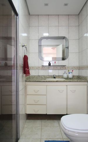 Casa para alugar com 216m², 3 quartos e 2 vagasBanheiro da Suíte