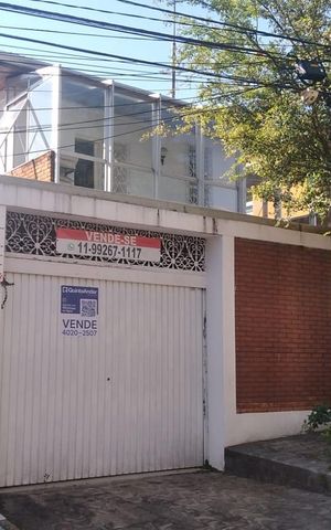Casa para alugar com 500m², 4 quartos e 2 vagas Casa para alugar com 500m², 4 quartos e 2 vagasFachada