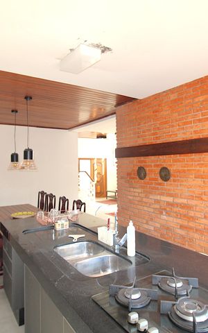Casa para alugar com 500m², 4 quartos e 2 vagasCozinha
