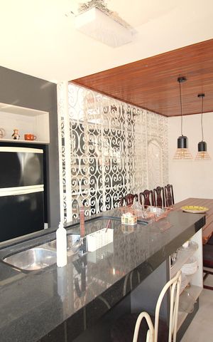 Casa para alugar com 500m², 4 quartos e 2 vagasCozinha