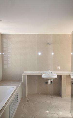 Casa para alugar com 500m², 4 quartos e 2 vagasBanheiro 2