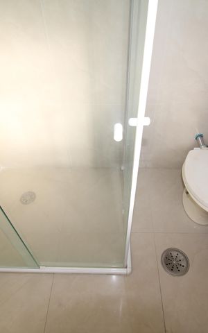 Casa para alugar com 500m², 4 quartos e 2 vagasBanheiro 3