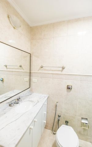 Apartamento à venda com 550m², 1 quarto e sem vaga Apartamento à venda com 550m², 1 quarto e sem vagaBanheiro da Suíte