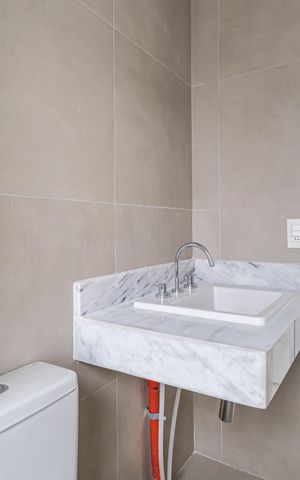 Apartamento à venda com 82m², 2 quartos e 1 vaga Apartamento à venda com 82m², 2 quartos e 1 vagaBanheiro da Suíte 1