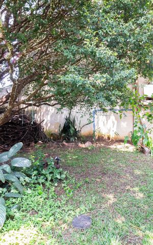 Casa à venda com 418m², 3 quartos e 2 vagas Casa à venda com 418m², 3 quartos e 2 vagasQuintal