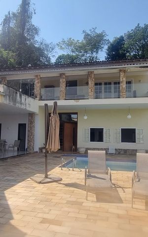 Casa de condomínio à venda com 1251m², 6 quartos e 5 vagas Casa de condomínio à venda com 1251m², 6 quartos e 5 vagasÁrea externa