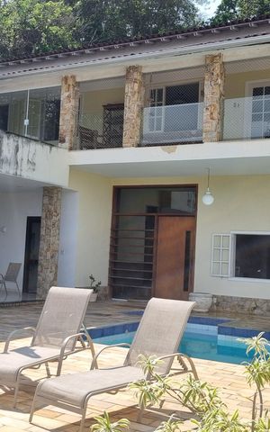 Casa de condomínio à venda com 1251m², 6 quartos e 5 vagas Casa de condomínio à venda com 1251m², 6 quartos e 5 vagasÁrea externa