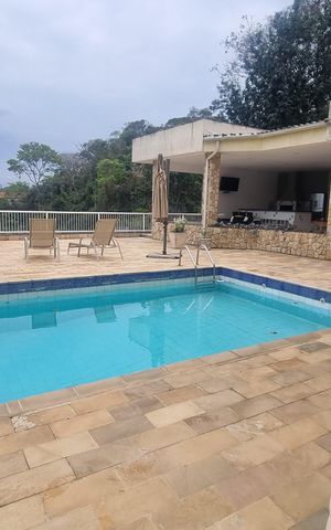 Casa de condomínio à venda com 1251m², 6 quartos e 5 vagas Casa de condomínio à venda com 1251m², 6 quartos e 5 vagasÁrea externa