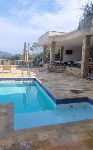 Casa de condomínio à venda com 1251m², 6 quartos e 5 vagas Casa de condomínio à venda com 1251m², 6 quartos e 5 vagasÁrea externa
