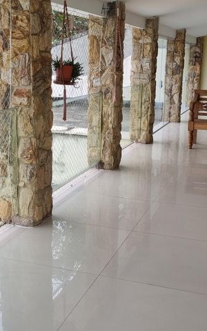 Casa de condomínio à venda com 1251m², 6 quartos e 5 vagas Casa de condomínio à venda com 1251m², 6 quartos e 5 vagasÁrea externa