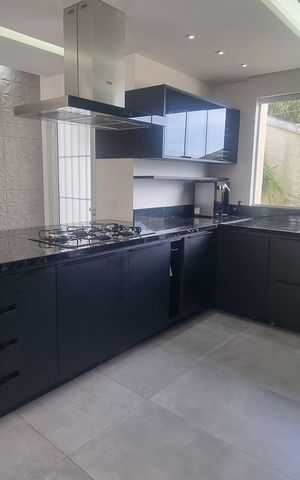 Casa de condomínio à venda com 1251m², 6 quartos e 5 vagas Casa de condomínio à venda com 1251m², 6 quartos e 5 vagasCozinha