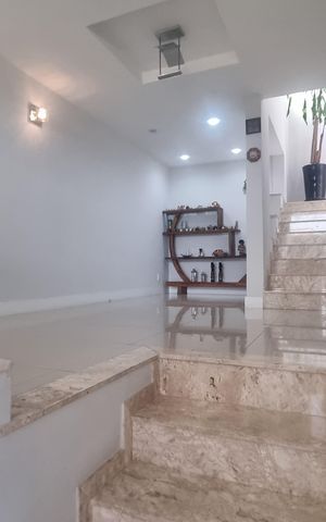 Casa de condomínio à venda com 1251m², 6 quartos e 5 vagas Casa de condomínio à venda com 1251m², 6 quartos e 5 vagasSala