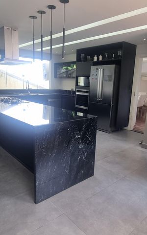 Casa de condomínio à venda com 1251m², 6 quartos e 5 vagas Casa de condomínio à venda com 1251m², 6 quartos e 5 vagasCozinha