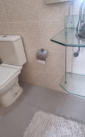 Casa de condomínio à venda com 1251m², 6 quartos e 5 vagas Casa de condomínio à venda com 1251m², 6 quartos e 5 vagasBanheiro