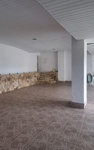 Casa de condomínio à venda com 1251m², 6 quartos e 5 vagas Casa de condomínio à venda com 1251m², 6 quartos e 5 vagasÁrea externa
