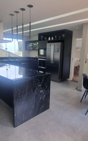 Casa de condomínio à venda com 1251m², 6 quartos e 5 vagas Casa de condomínio à venda com 1251m², 6 quartos e 5 vagasCozinha