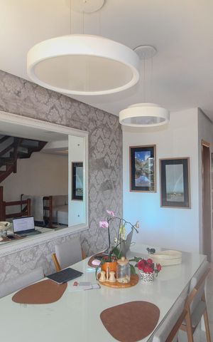 Casa à venda com 215m², 4 quartos e 3 vagas Casa à venda com 215m², 4 quartos e 3 vagasCozinha/Area de serviço