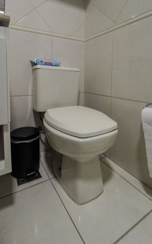 Casa à venda com 215m², 4 quartos e 3 vagas Casa à venda com 215m², 4 quartos e 3 vagasBanheiro 2