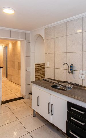Casa para alugar com 160m², 2 quartos e 1 vaga Casa para alugar com 160m², 2 quartos e 1 vagaCozinha