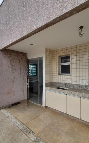 Apartamento à venda com 261m², 5 quartos e 6 vagas