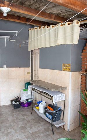 Casa à venda com 100m², 3 quartos e 1 vagaVaranda/Area de Serviço