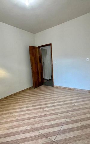 Casa para alugar com 1000m², 3 quartos e 6 vagas Casa para alugar com 1000m², 3 quartos e 6 vagasQuarto