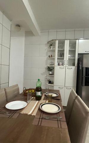 Casa à venda com 134m², 2 quartos e 2 vagas Casa à venda com 134m², 2 quartos e 2 vagasCozinha