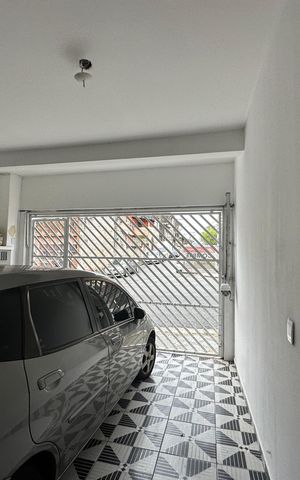 Casa à venda com 134m², 2 quartos e 2 vagas Casa à venda com 134m², 2 quartos e 2 vagasGaragem