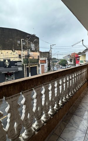Casa à venda com 134m², 2 quartos e 2 vagas Casa à venda com 134m², 2 quartos e 2 vagasVaranda