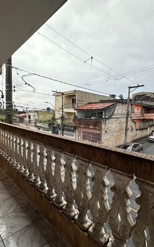 Casa à venda com 134m², 2 quartos e 2 vagas Casa à venda com 134m², 2 quartos e 2 vagasVaranda
