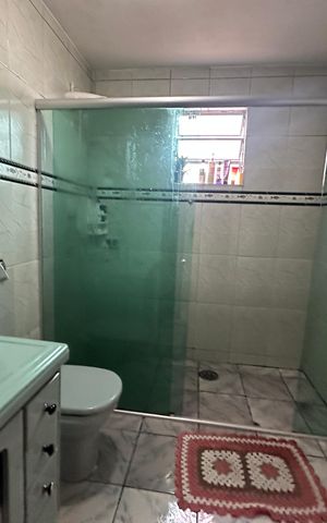 Casa à venda com 134m², 2 quartos e 2 vagas Casa à venda com 134m², 2 quartos e 2 vagasBanheiro