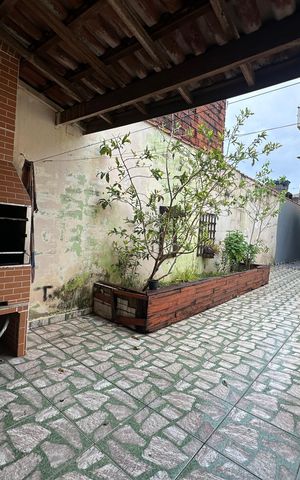 Casa à venda com 134m², 2 quartos e 2 vagas Casa à venda com 134m², 2 quartos e 2 vagasChurrasqueira