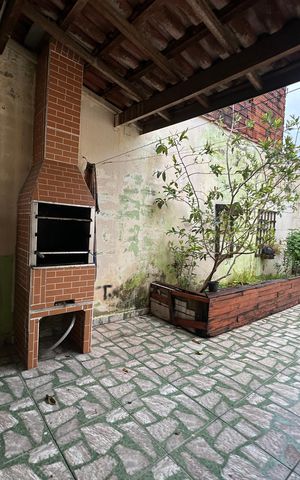 Casa à venda com 134m², 2 quartos e 2 vagas Casa à venda com 134m², 2 quartos e 2 vagasChurrasqueira