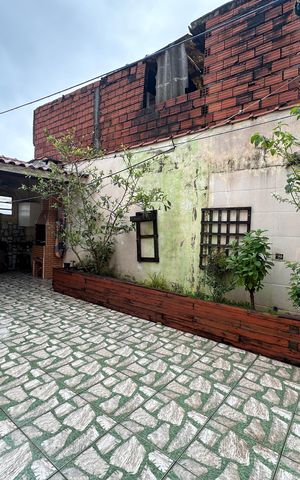 Casa à venda com 134m², 2 quartos e 2 vagas Casa à venda com 134m², 2 quartos e 2 vagasQuintal
