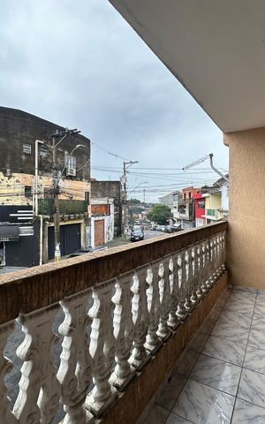 Casa à venda com 134m², 2 quartos e 2 vagas Casa à venda com 134m², 2 quartos e 2 vagasVaranda