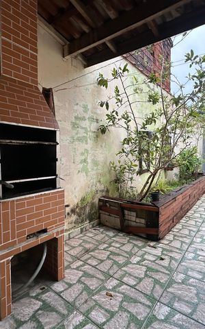 Casa à venda com 134m², 2 quartos e 2 vagas Casa à venda com 134m², 2 quartos e 2 vagasChurrasqueira