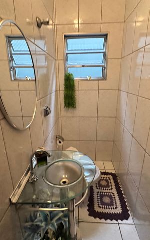 Casa à venda com 134m², 2 quartos e 2 vagas Casa à venda com 134m², 2 quartos e 2 vagasLavabo