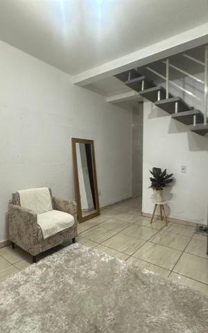 Casa à venda com 134m², 2 quartos e 2 vagas Casa à venda com 134m², 2 quartos e 2 vagasSala