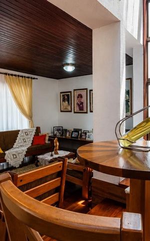 Casa para alugar com 280m², 5 quartos e 2 vagas Casa para alugar com 280m², 5 quartos e 2 vagasSala