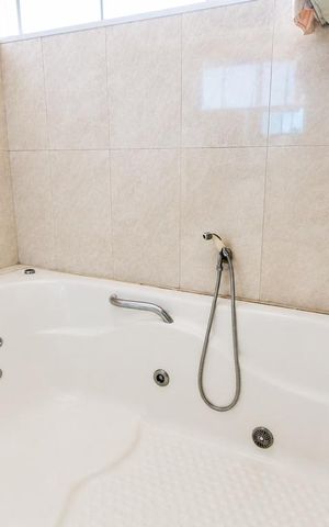 Casa para alugar com 280m², 5 quartos e 2 vagas Casa para alugar com 280m², 5 quartos e 2 vagasBanheiro