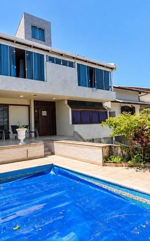 Casa para alugar com 280m², 5 quartos e 2 vagas Casa para alugar com 280m², 5 quartos e 2 vagasÁrea externa