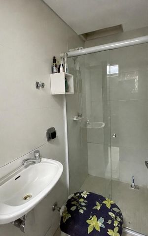 Casa para alugar com 280m², 5 quartos e 2 vagas Casa para alugar com 280m², 5 quartos e 2 vagasBanheiro