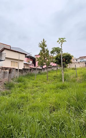 Casa à venda com 410m², 2 quartos e 1 vaga Casa à venda com 410m², 2 quartos e 1 vagaQuintal
